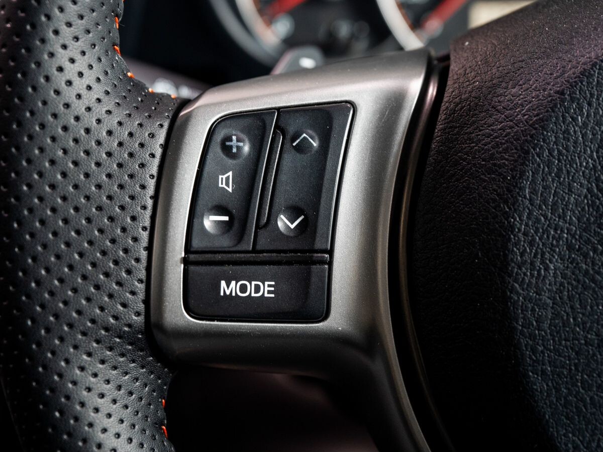 Toyota Ractis 2010 - фото автомобиля