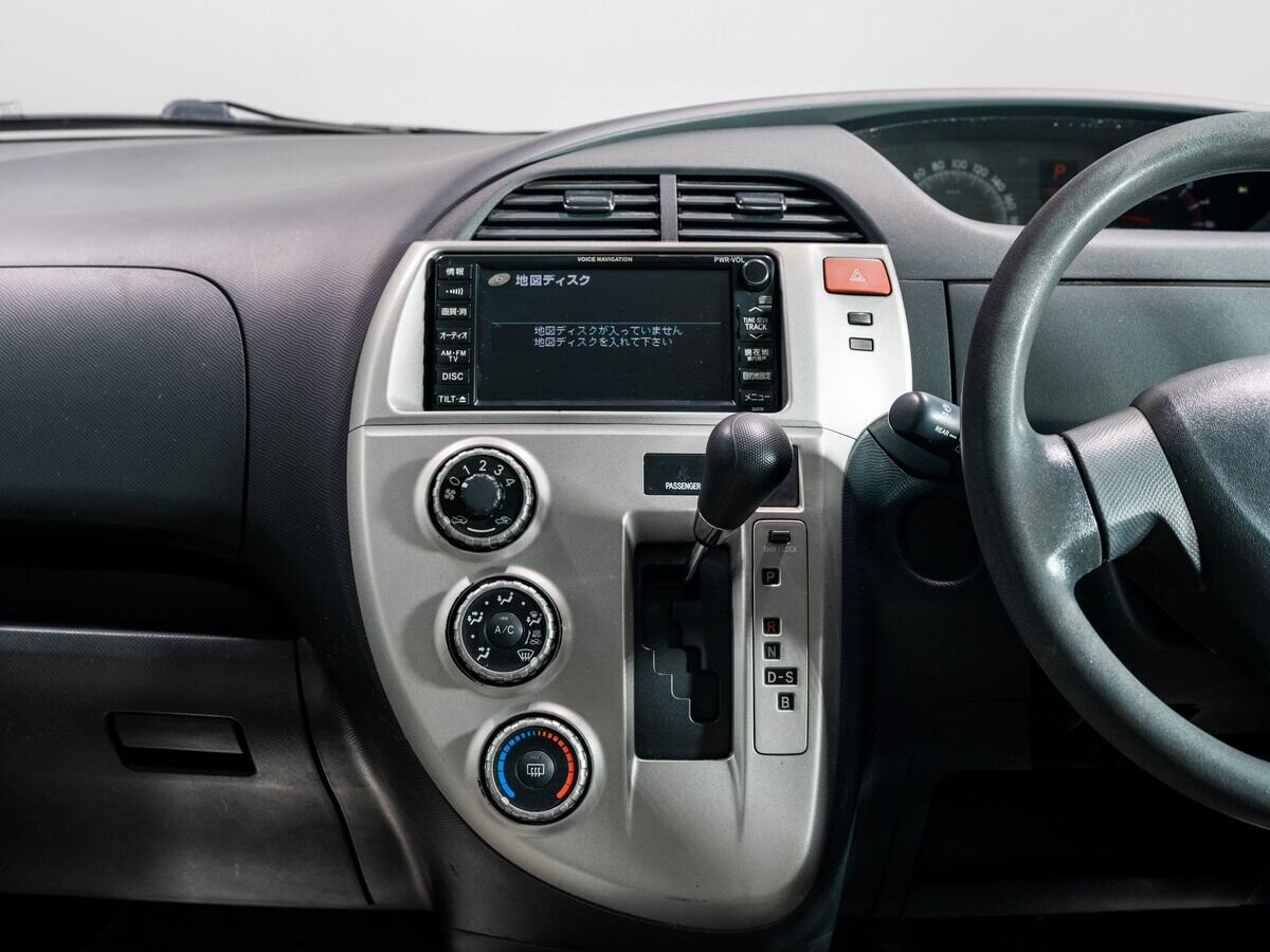 Toyota Ractis 2009 - фото автомобиля