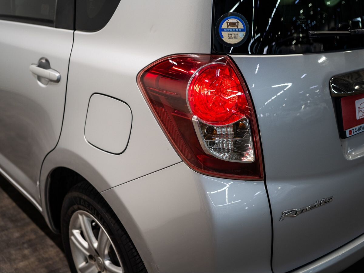 Toyota Ractis 2009 - фото автомобиля