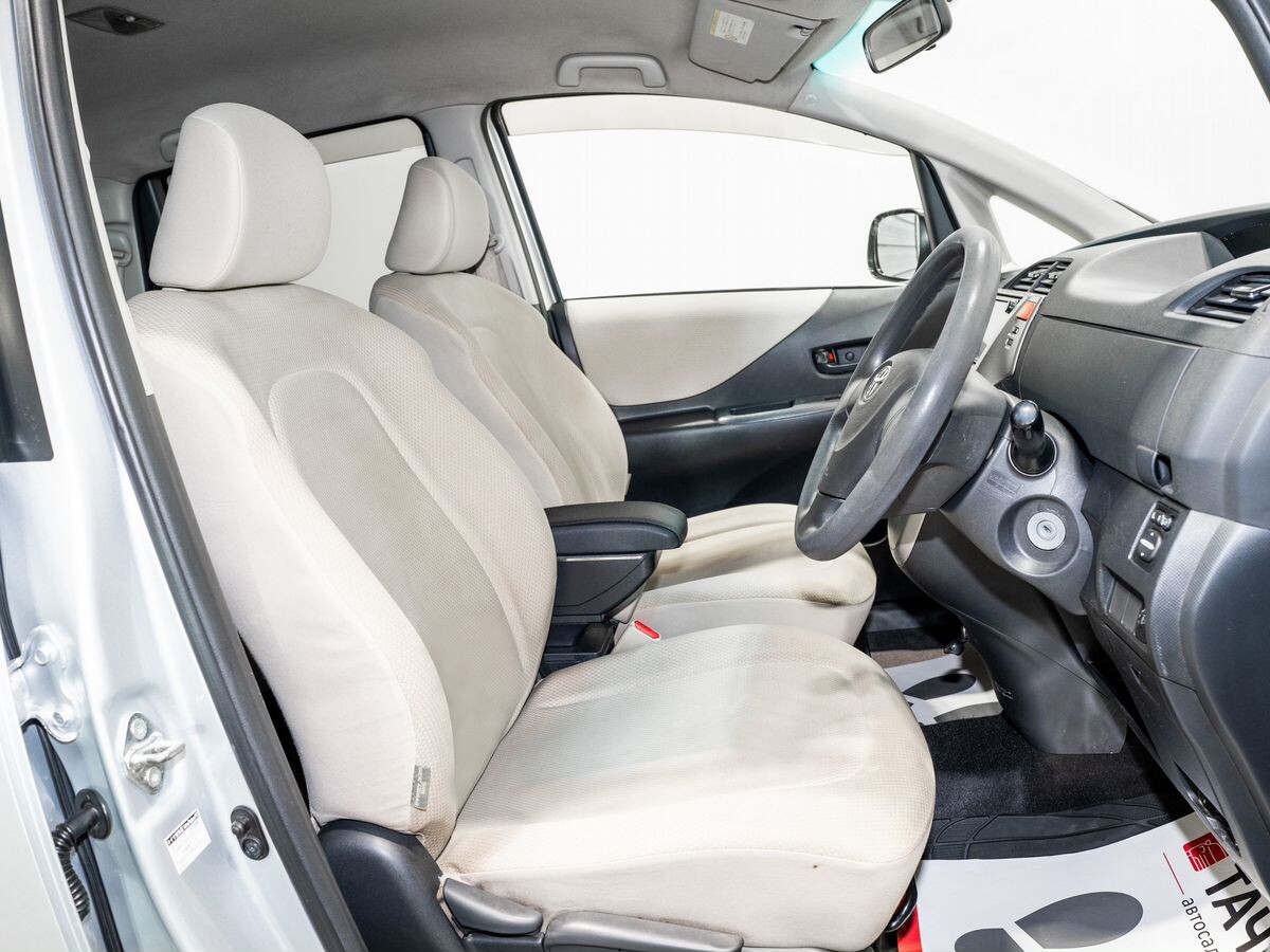Toyota Ractis 2009 - фото автомобиля