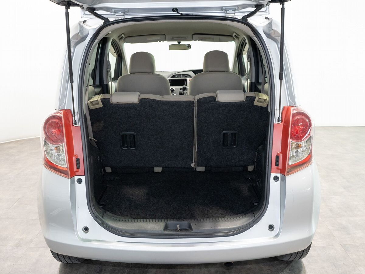 Toyota Ractis 2009 - фото автомобиля
