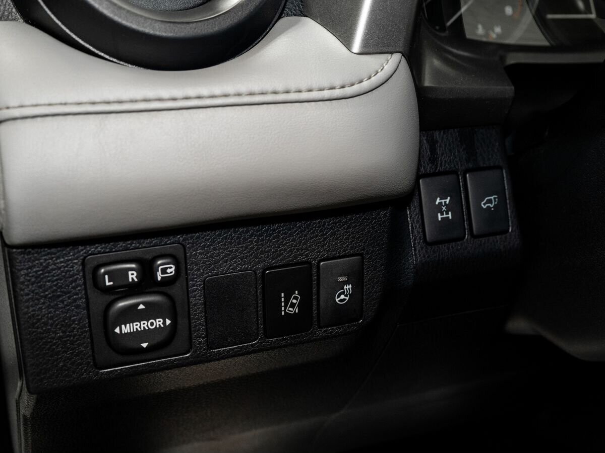 Toyota RAV4 2017 - фото автомобиля