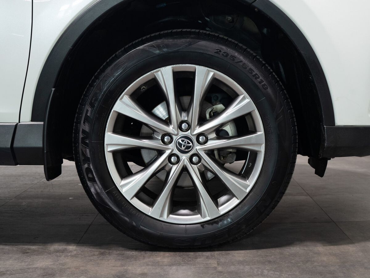 Toyota RAV4 2017 - фото автомобиля