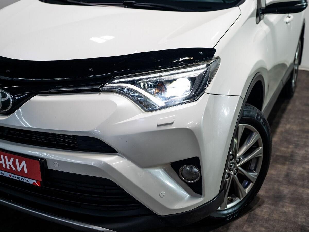 Toyota RAV4 2017 - фото автомобиля