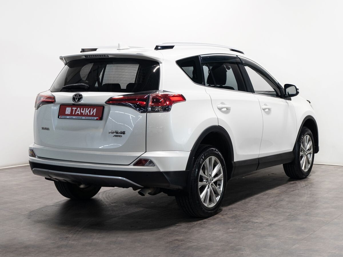 Toyota RAV4 2017 - фото автомобиля