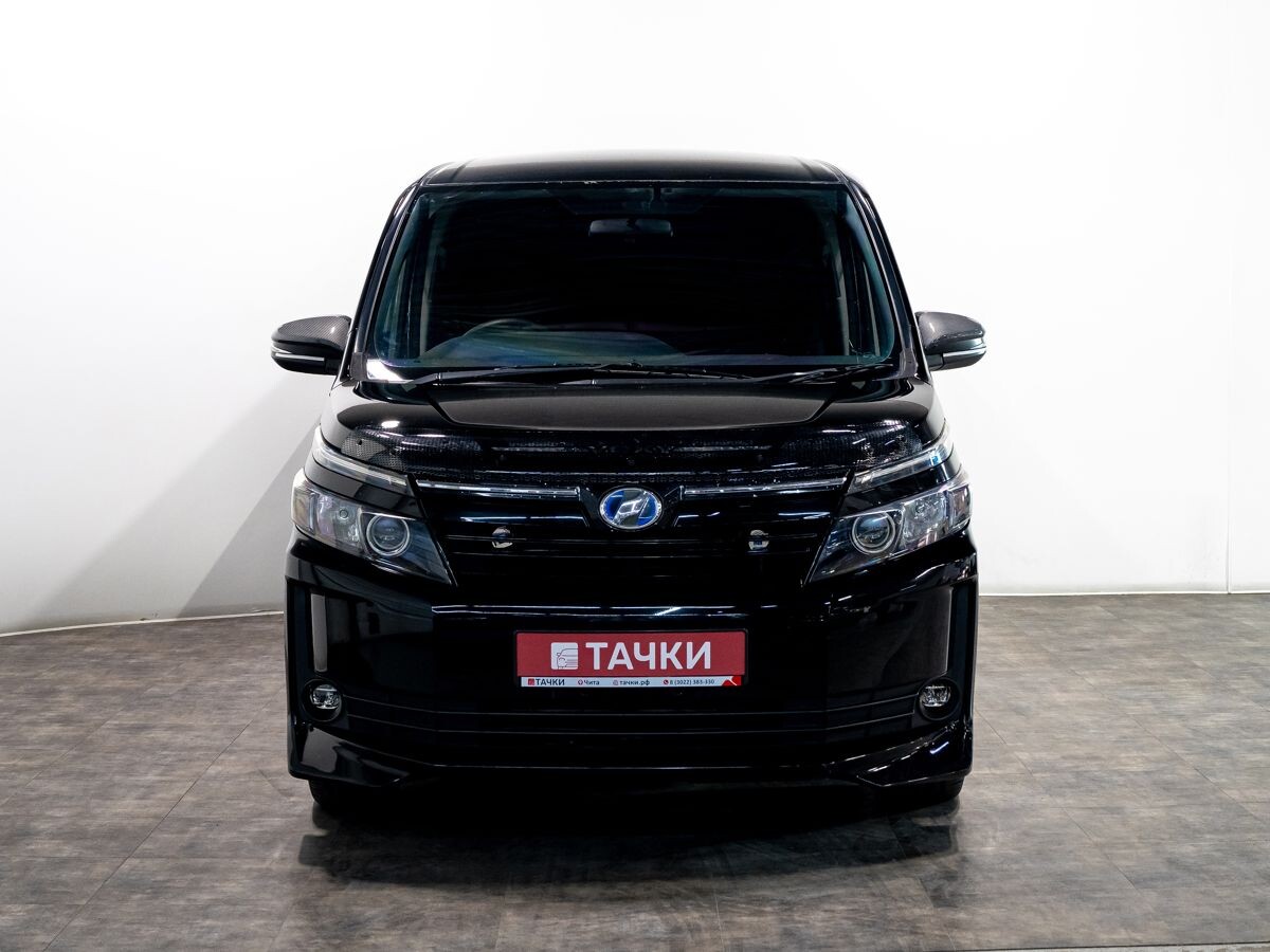 Toyota Voxy 2015 - фото автомобиля