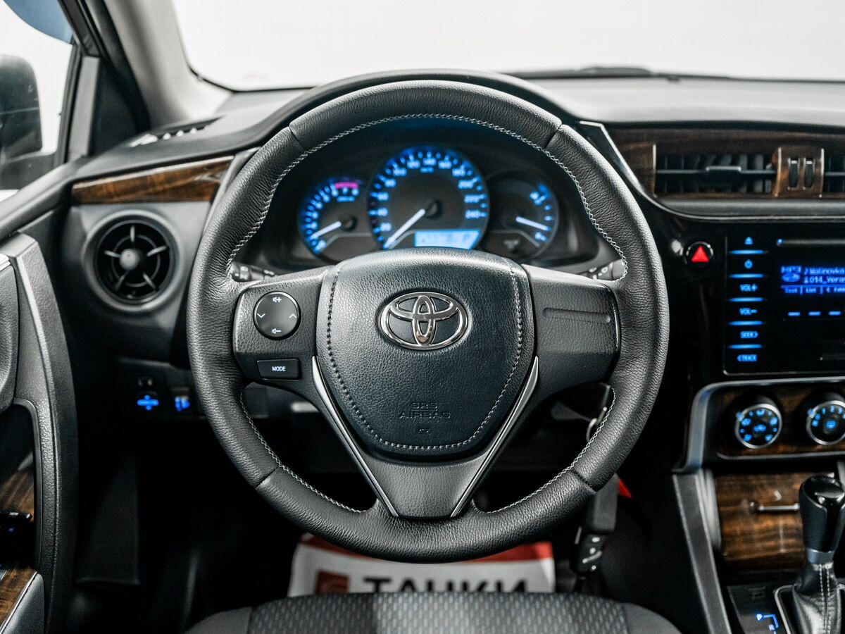 Toyota Corolla 2016 - фото автомобиля