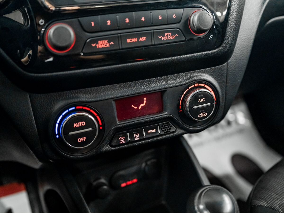 Kia Rio 2012 - фото автомобиля