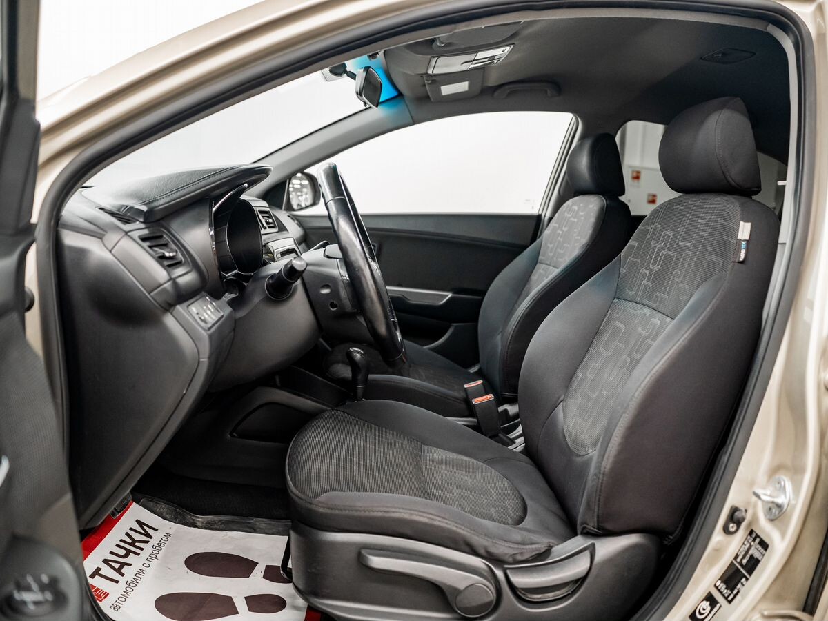 Kia Rio 2012 - фото автомобиля
