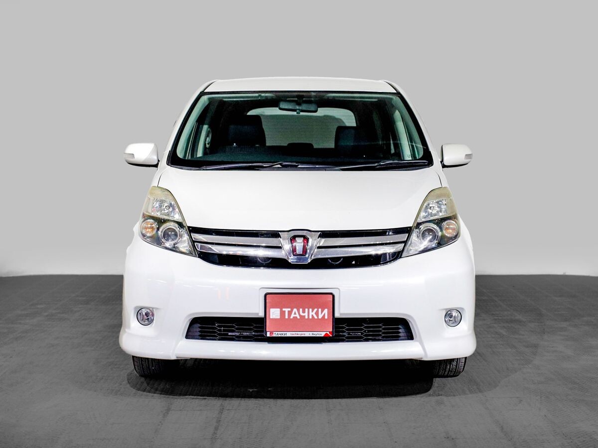 Toyota Isis 2011 - фото автомобиля