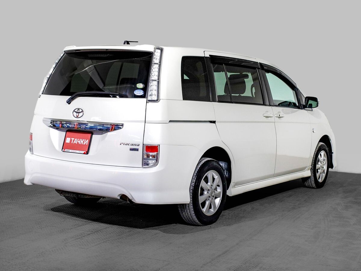 Toyota Isis 2011 - фото автомобиля