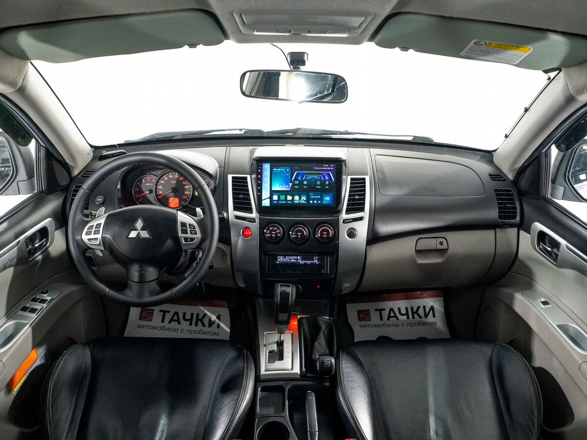 Mitsubishi Pajero Sport 2011 - фото автомобиля