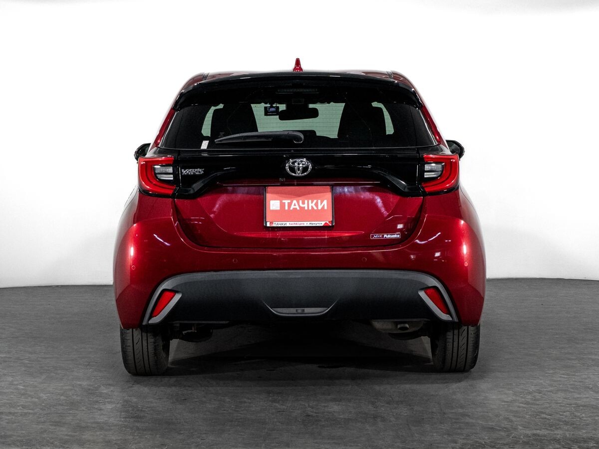 Toyota Yaris 2021 - фото автомобиля