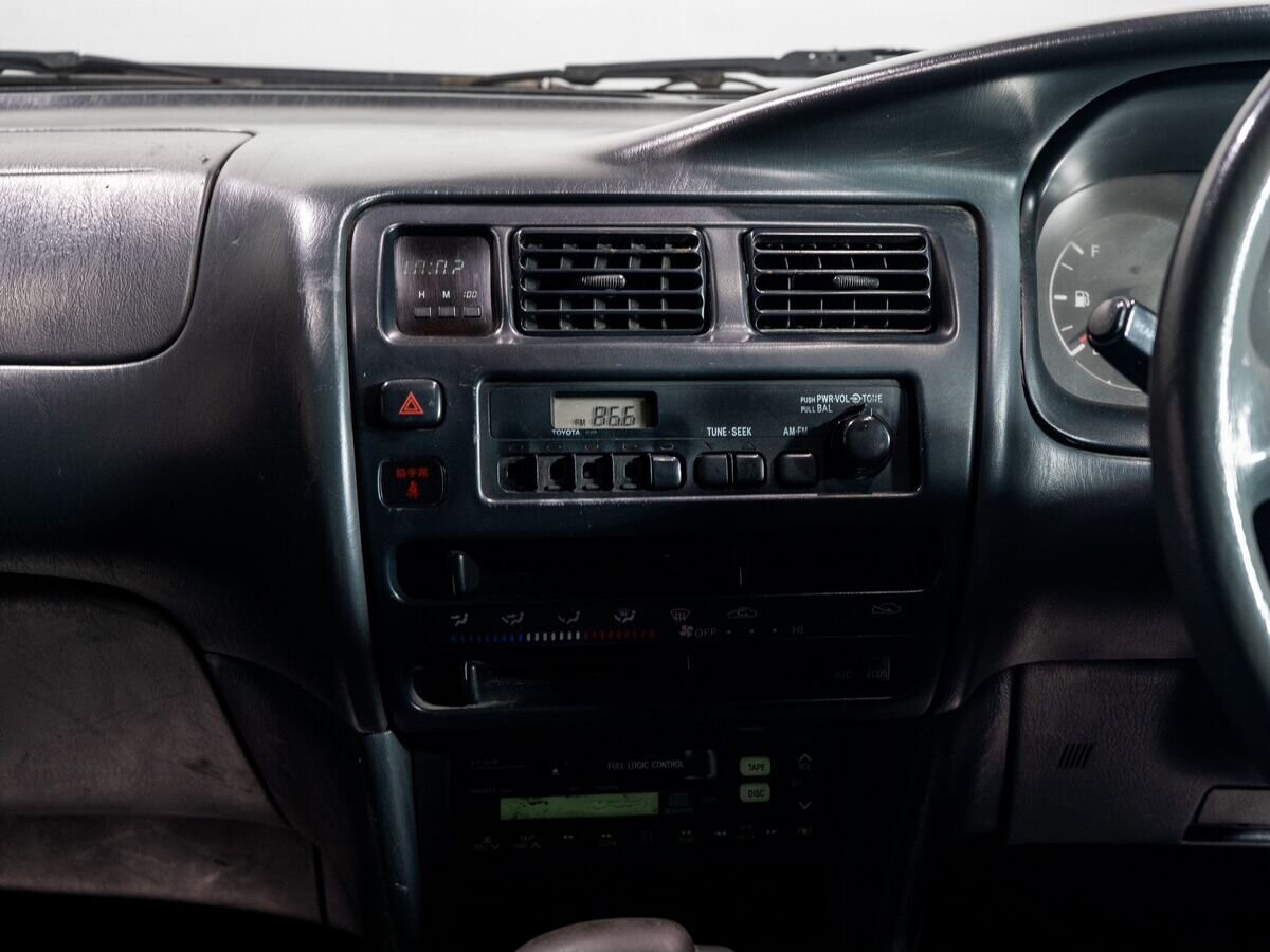 Toyota Corolla 2000 - фото автомобиля