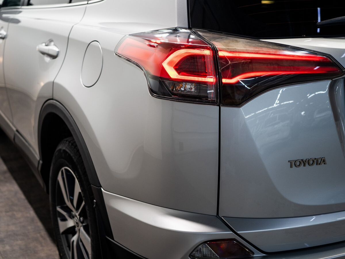 Toyota RAV4 2018 - фото автомобиля