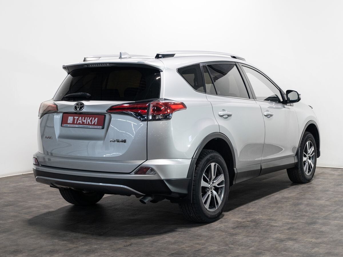 Toyota RAV4 2018 - фото автомобиля