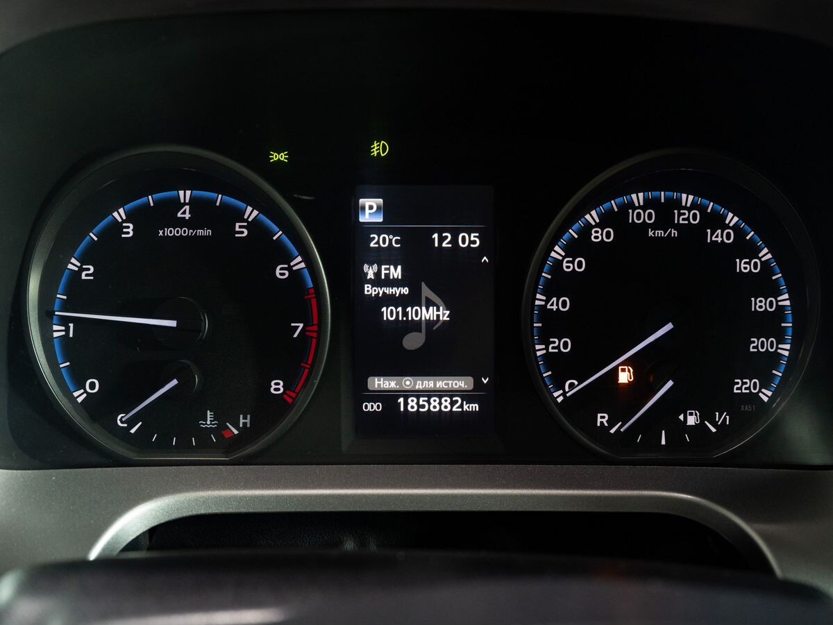 Toyota RAV4 2018 - фото автомобиля