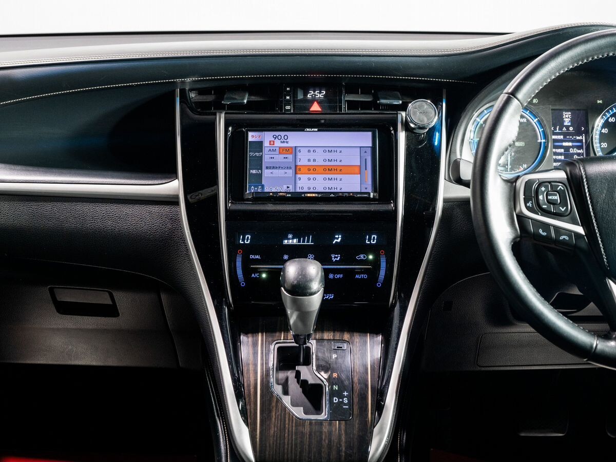 Toyota Harrier 2017 - фото автомобиля