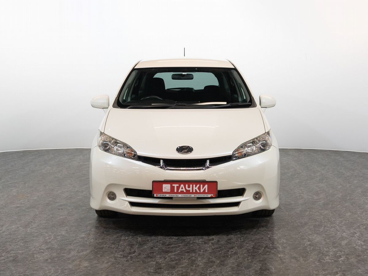 Toyota Wish 2012 - фото автомобиля
