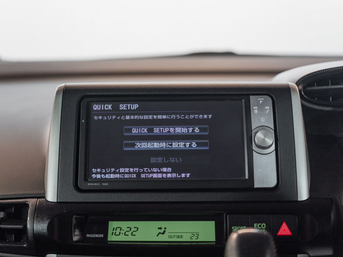 Toyota Wish 2012 - фото автомобиля