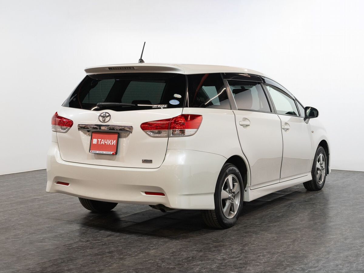 Toyota Wish 2012 - фото автомобиля