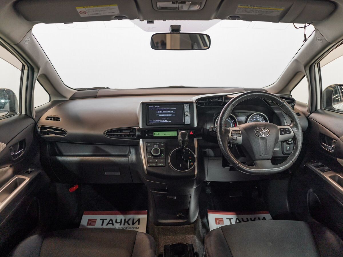 Toyota Wish 2012 - фото автомобиля