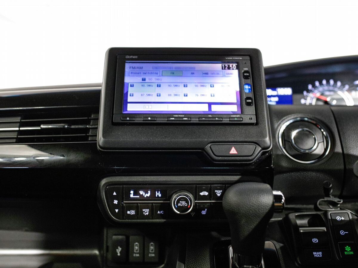 Honda N-BOX 2022 - фото автомобиля