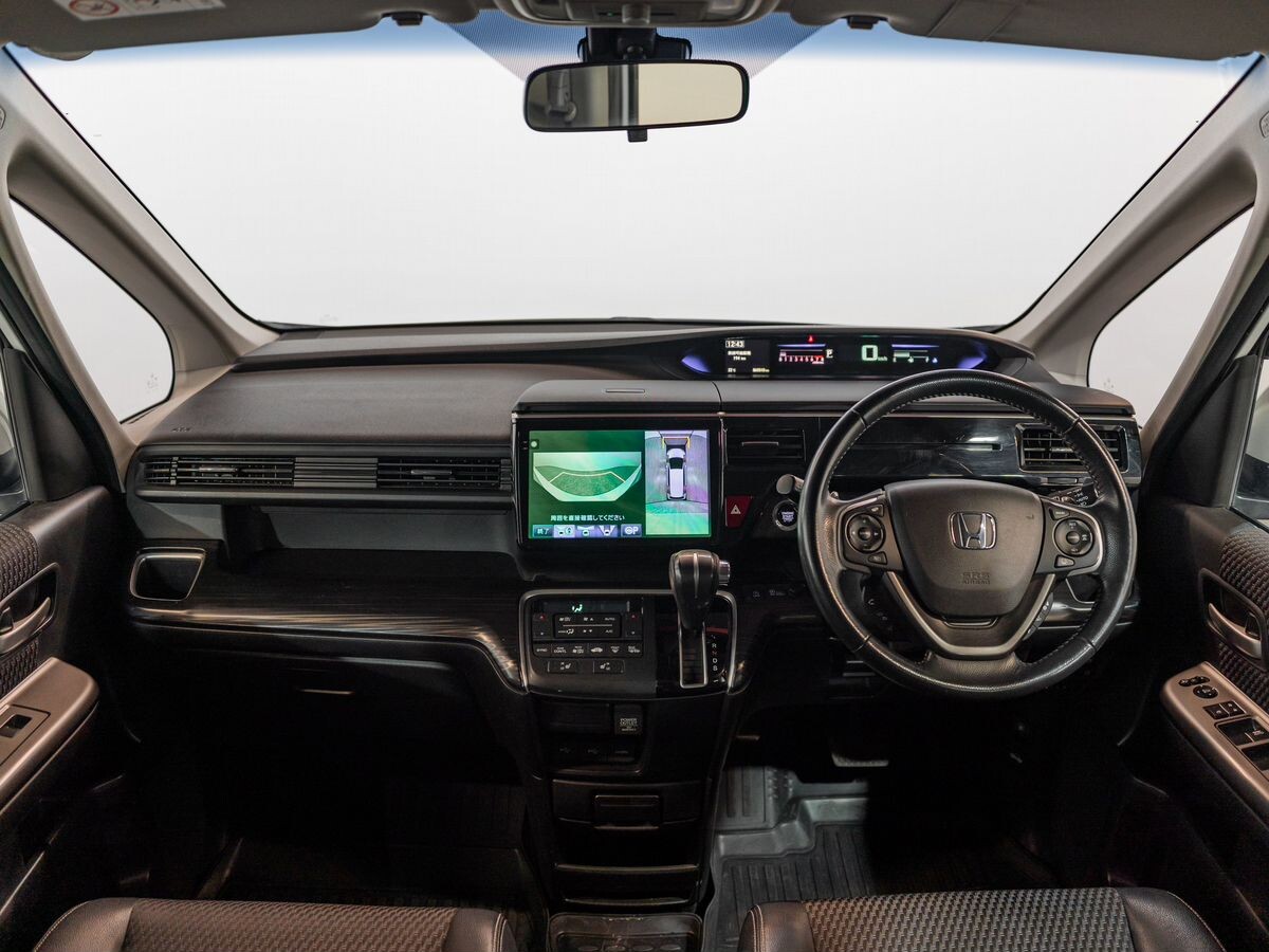 Honda Stepwgn 2015 - фото автомобиля