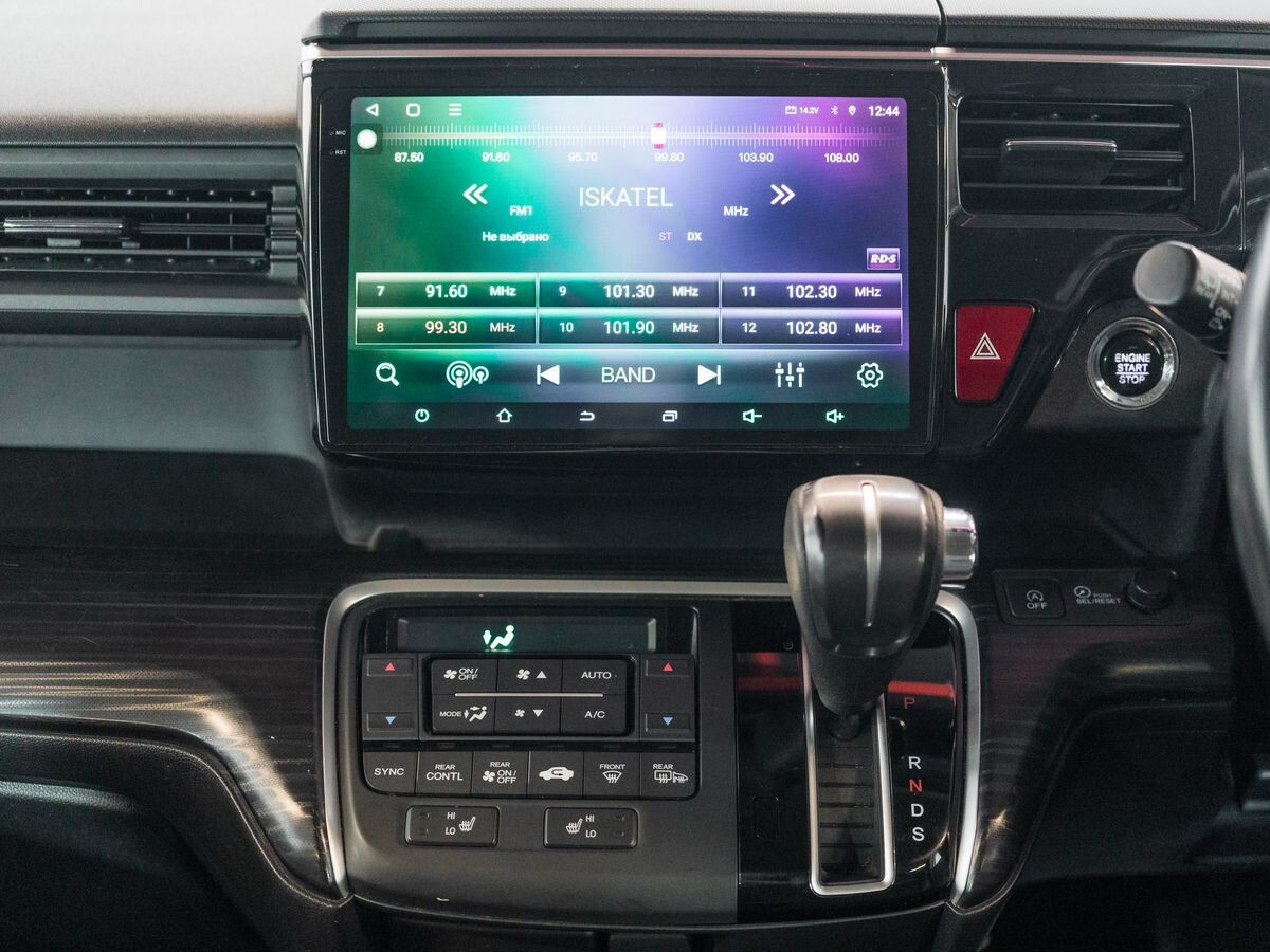 Honda Stepwgn 2015 - фото автомобиля