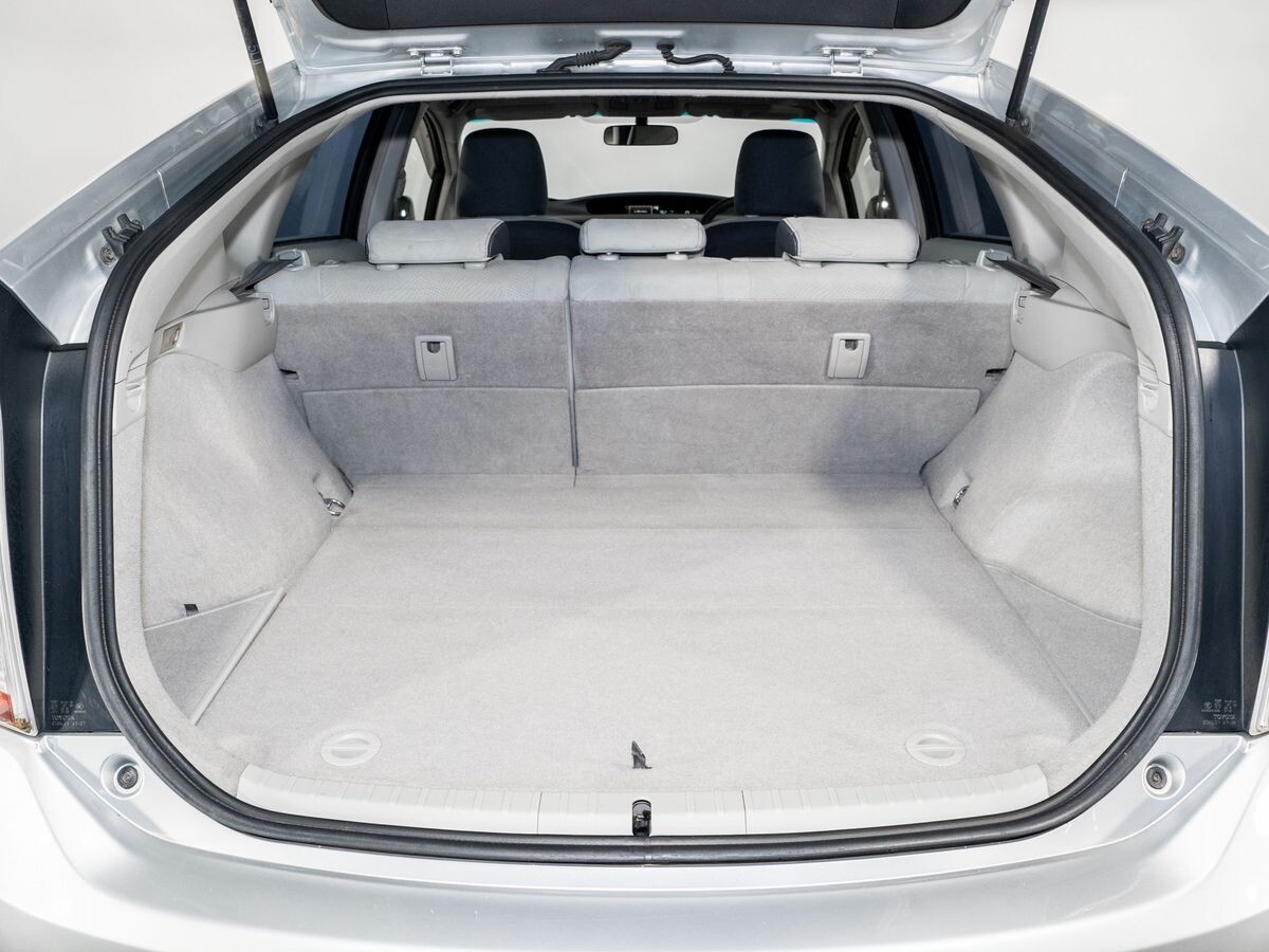 Toyota Prius 2010 - фото автомобиля