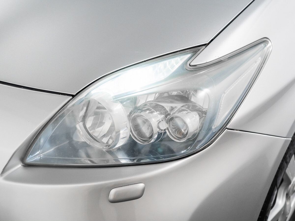 Toyota Prius 2010 - фото автомобиля