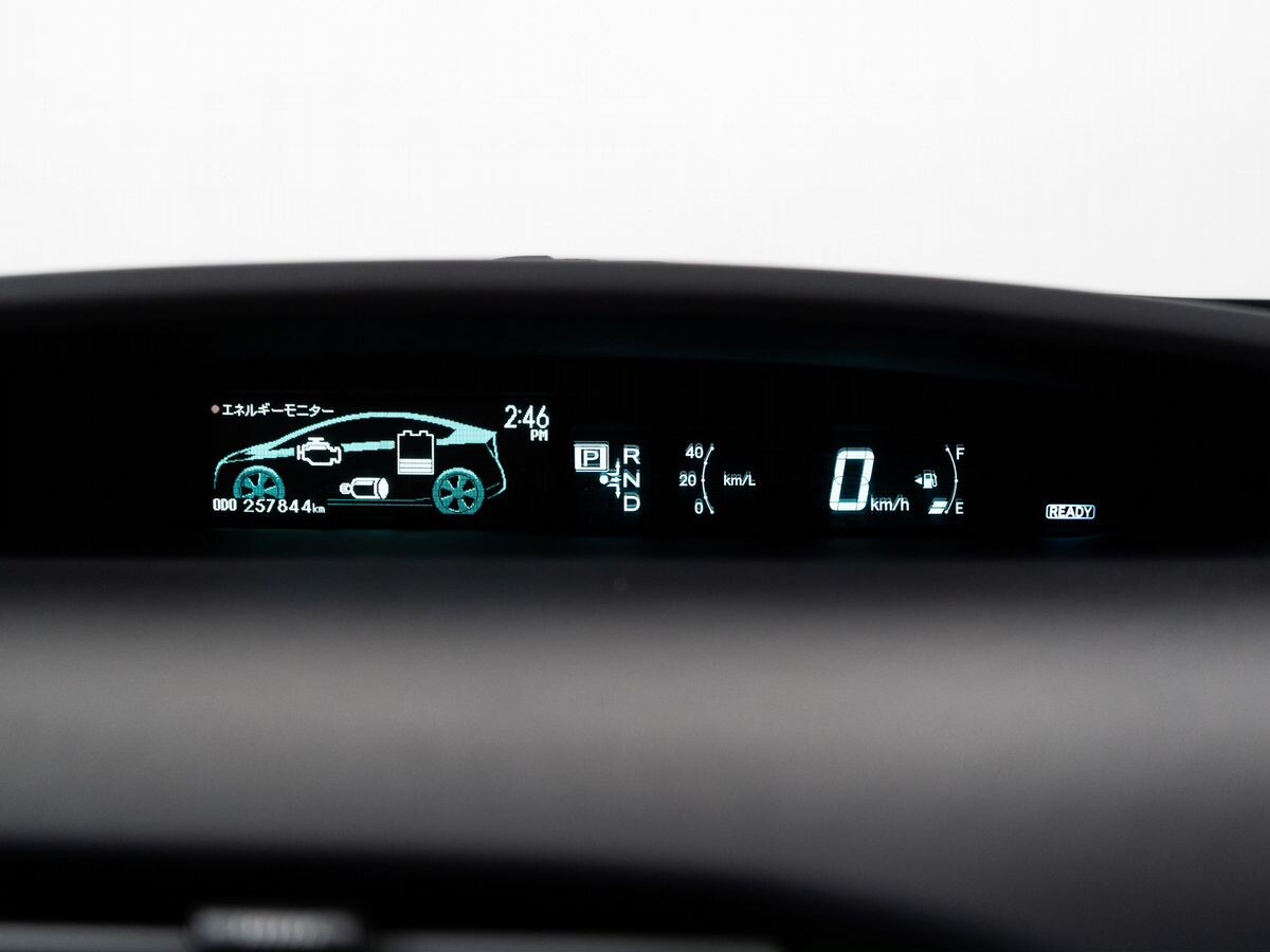 Toyota Prius 2010 - фото автомобиля