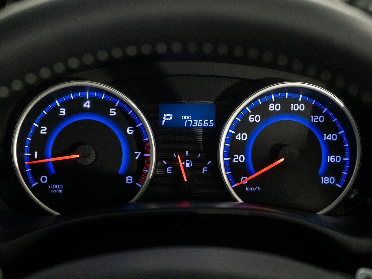 Toyota Wish 2013 - фото автомобиля