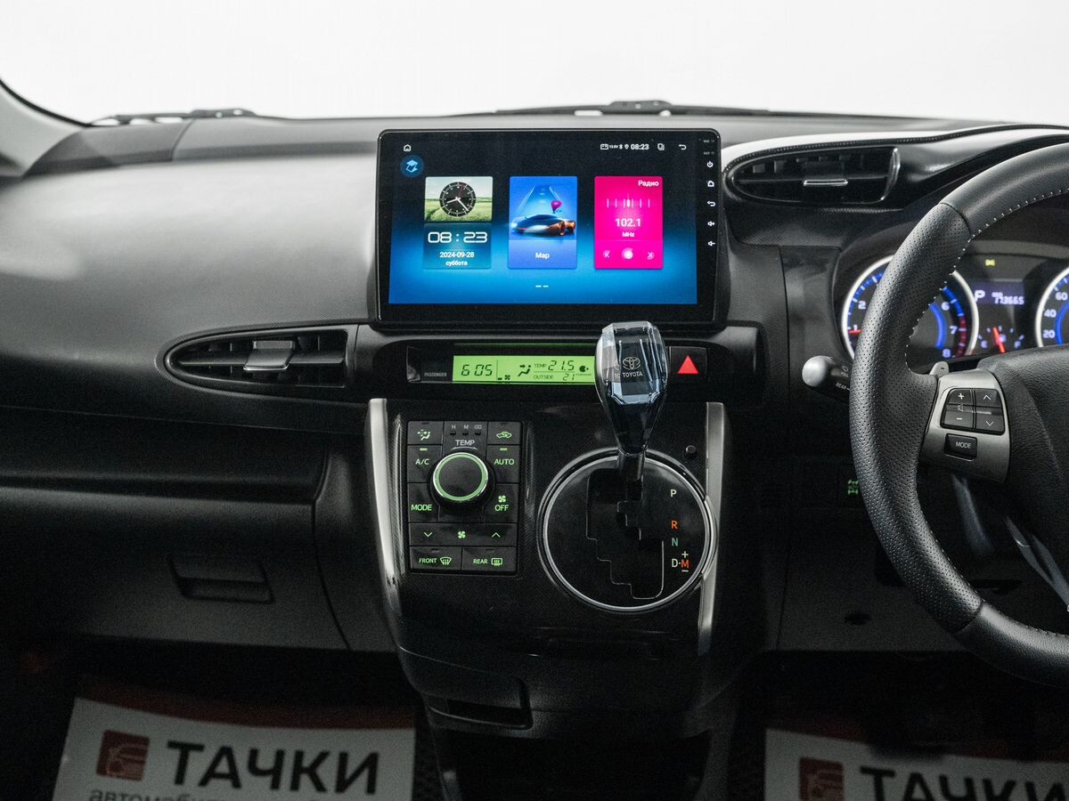 Toyota Wish 2013 - фото автомобиля