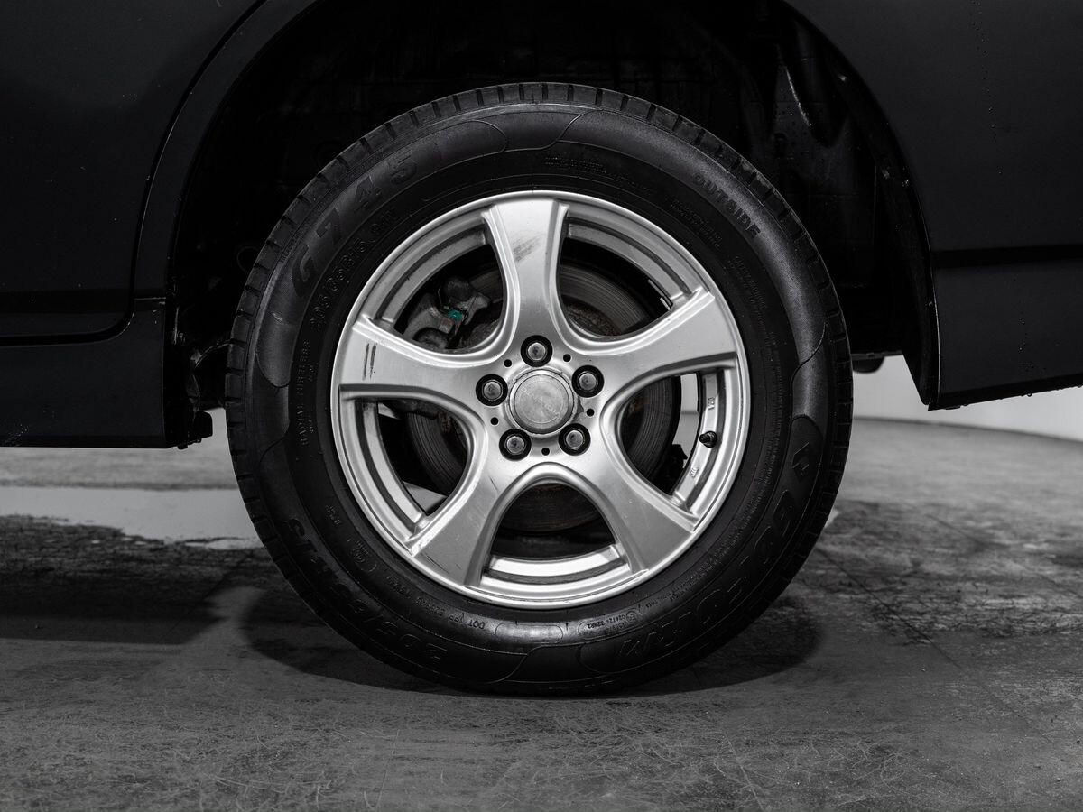 Toyota Wish 2013 - фото автомобиля