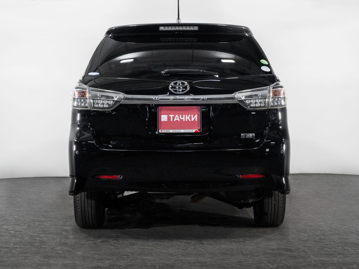 Toyota Wish 2013 - фото автомобиля