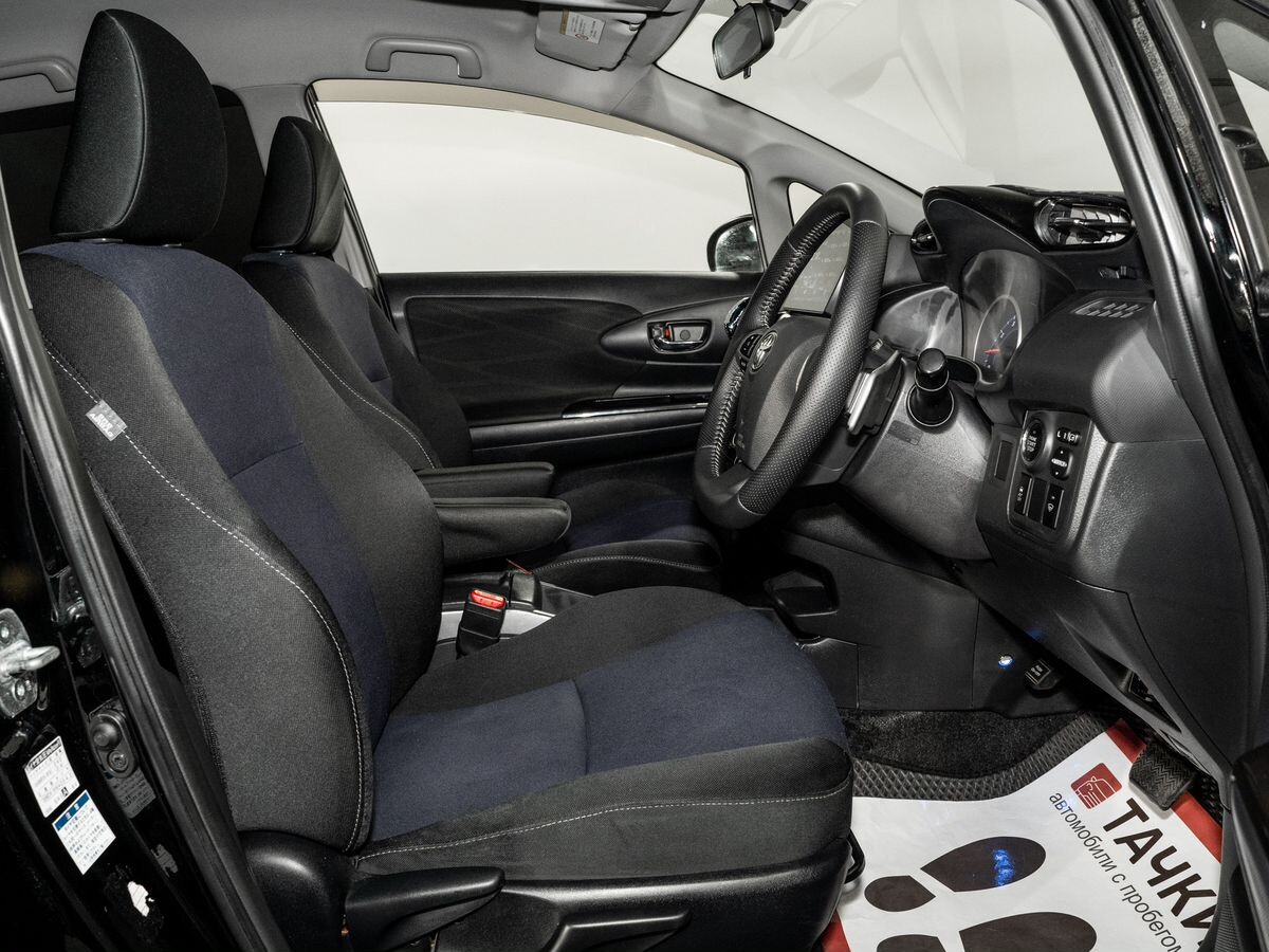 Toyota Wish 2013 - фото автомобиля