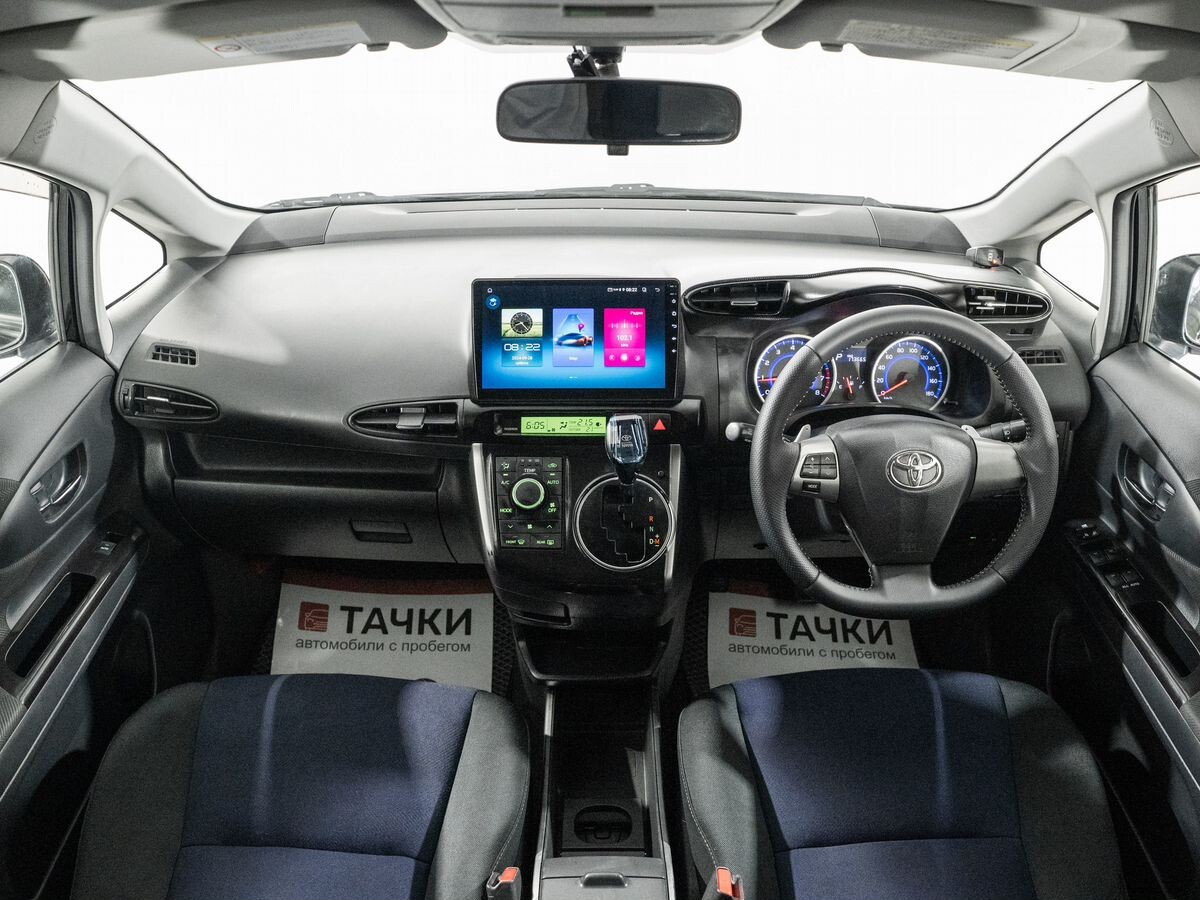 Toyota Wish 2013 - фото автомобиля