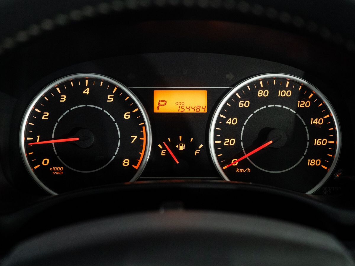 Toyota Wish 2011 - фото автомобиля