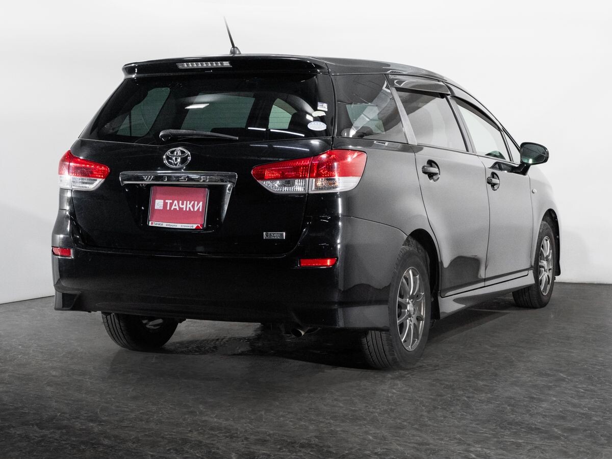 Toyota Wish 2011 - фото автомобиля