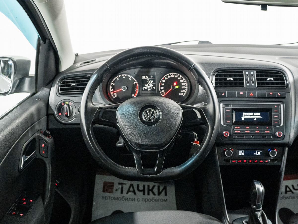 Volkswagen Polo 2017 - фото автомобиля