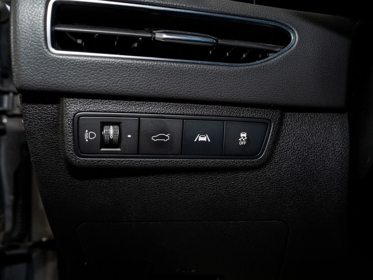 Hyundai Sonata 2020 - фото автомобиля