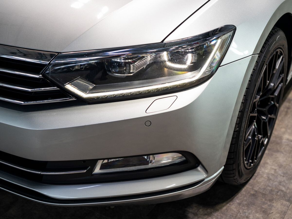Volkswagen Passat 2015 - фото автомобиля