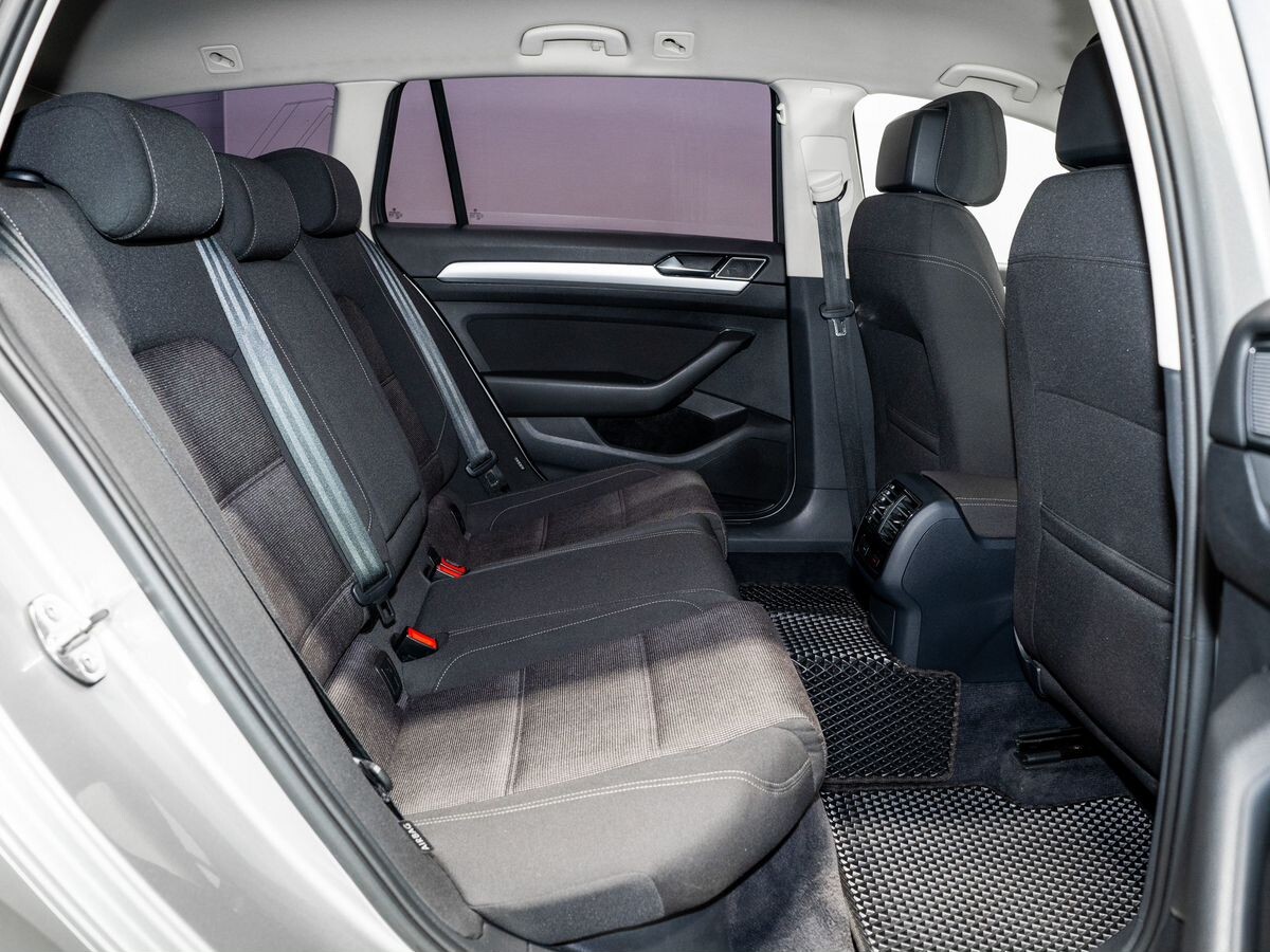 Volkswagen Passat 2015 - фото автомобиля