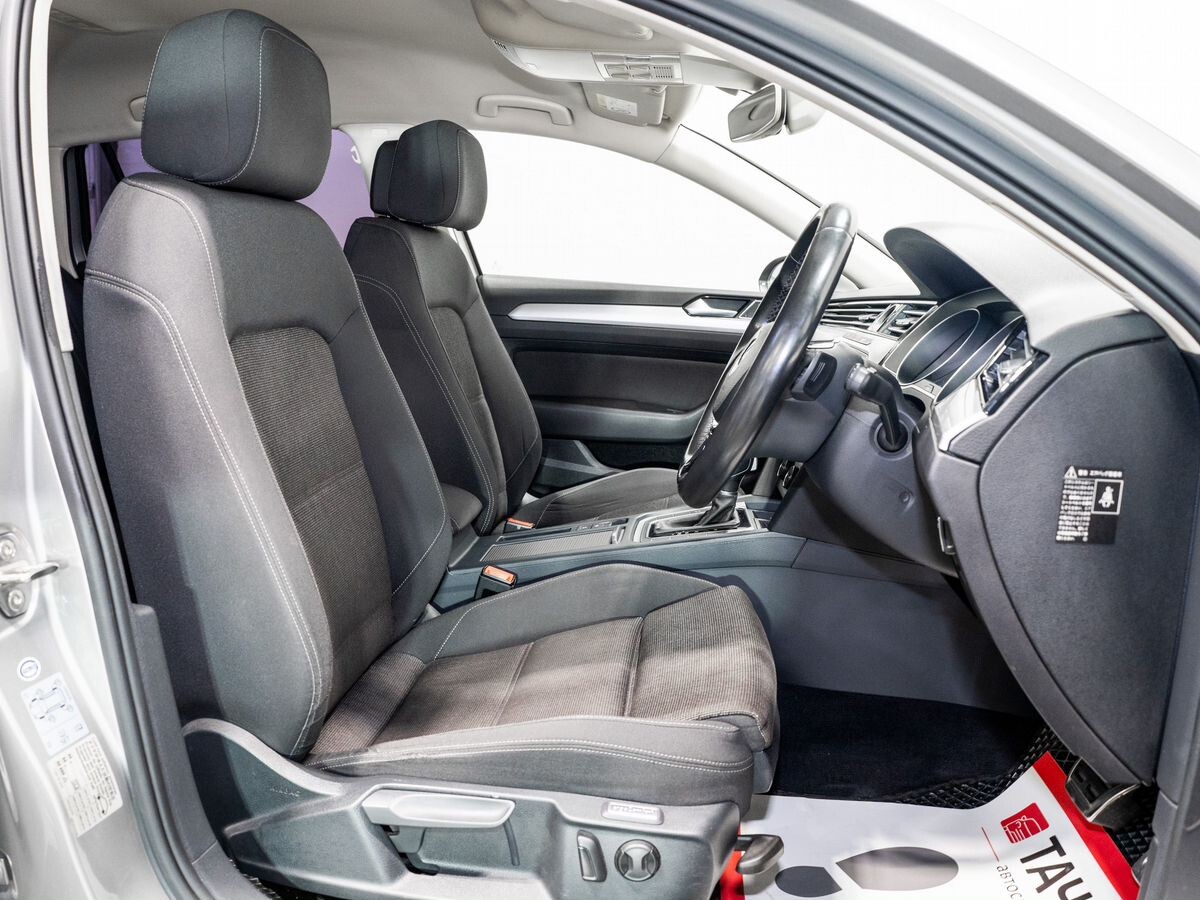Volkswagen Passat 2015 - фото автомобиля
