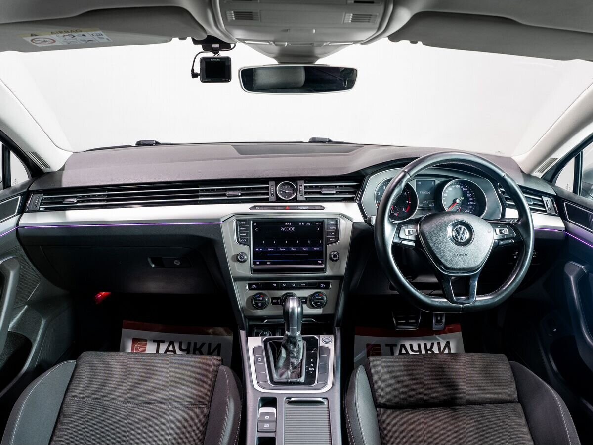 Volkswagen Passat 2015 - фото автомобиля