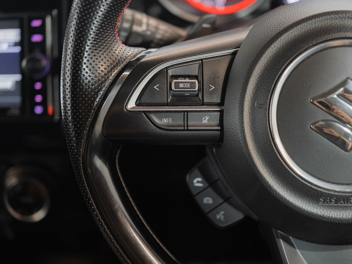 Suzuki Swift 2021 - фото автомобиля