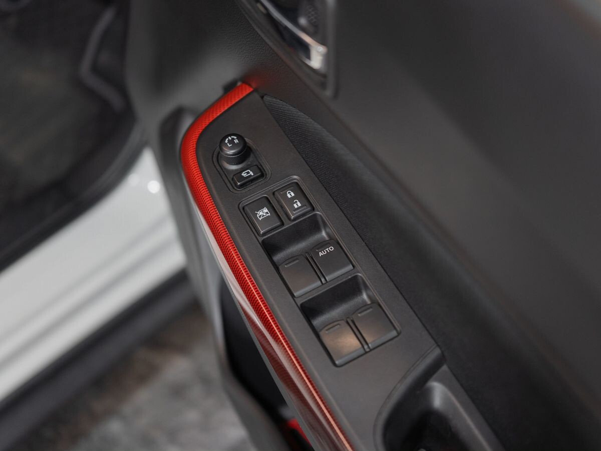 Suzuki Swift 2021 - фото автомобиля