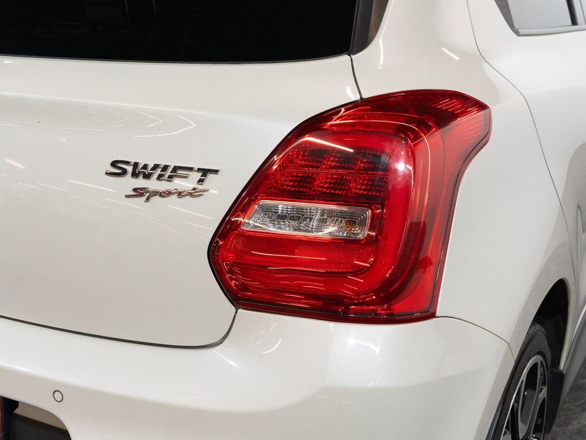 Suzuki Swift 2021 - фото автомобиля