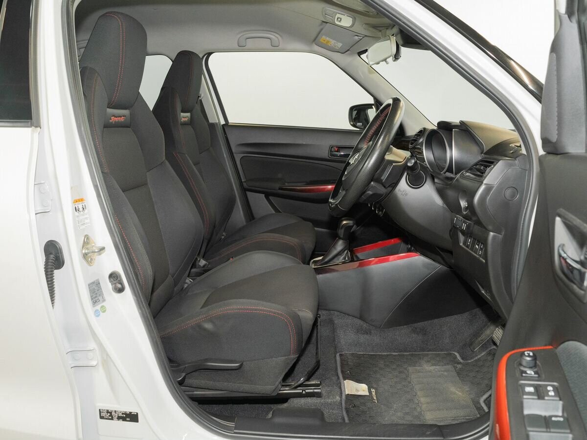 Suzuki Swift 2021 - фото автомобиля